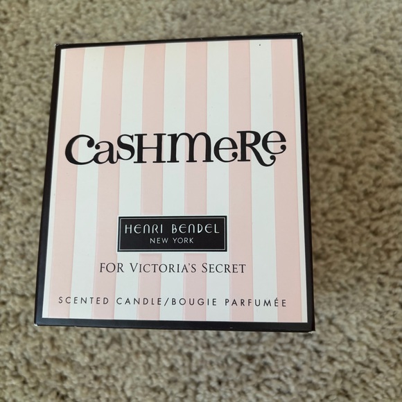 Henri Bendel for Victoria Secret Cashmere Scented Candle - Limited Edition - Picture 2 of 6